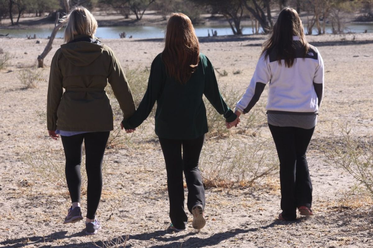 15 Things You'll Understand if You're Best Friends with Your (Biological) Sisters