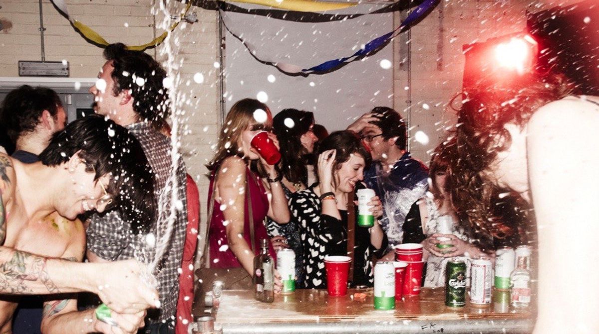 20 Thoughts Everyone Has at a College Party