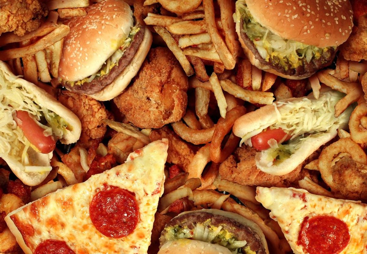 5 Reasons Why It's Impossible To Eat Healthy In College