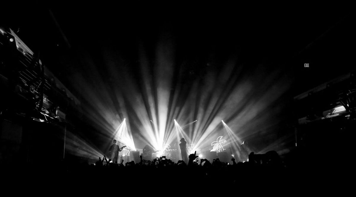 The Neighbourhood Brings California Vibes To Rainy NYC