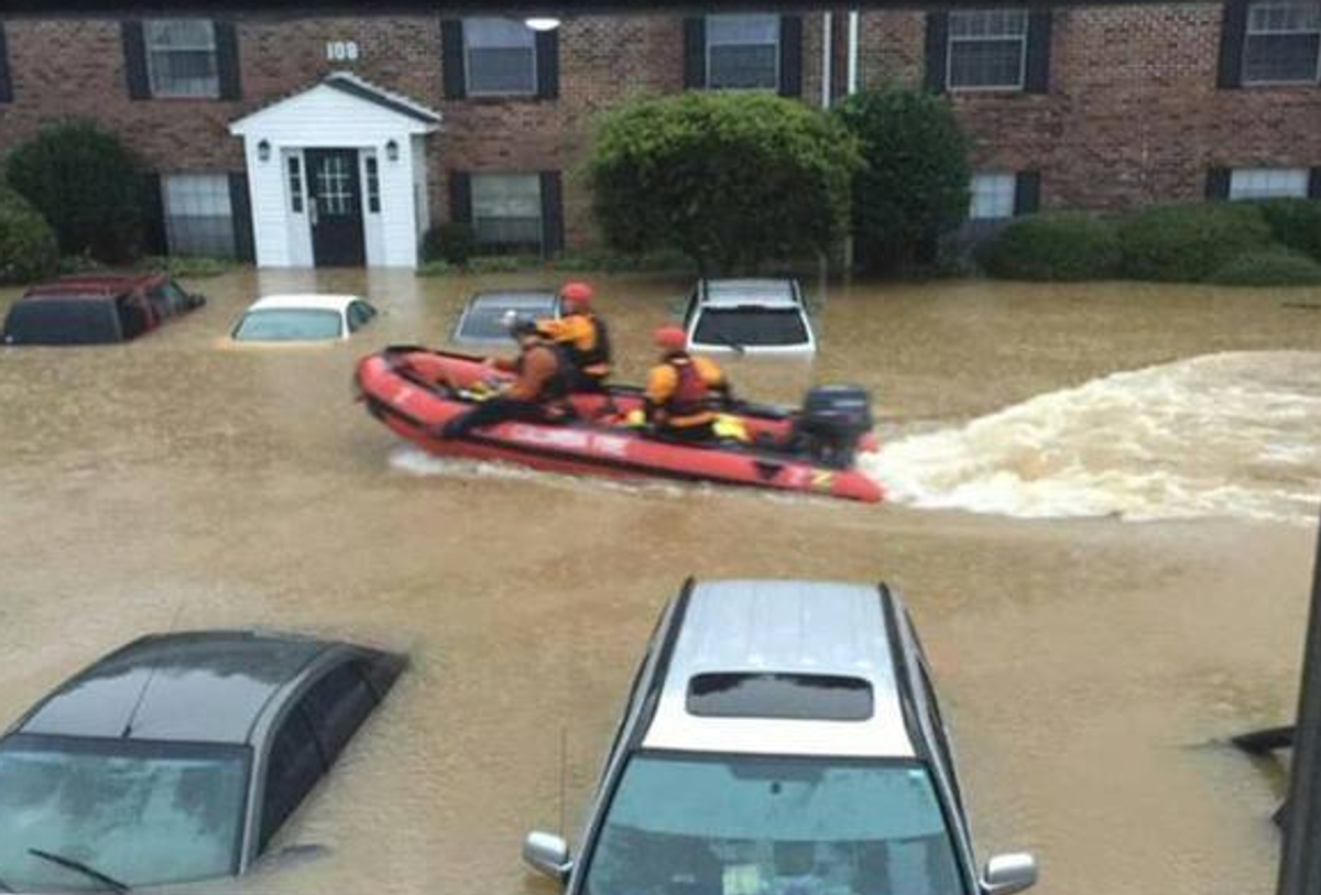 11 Signs You Survived Hurricane Joaquin On A College Campus