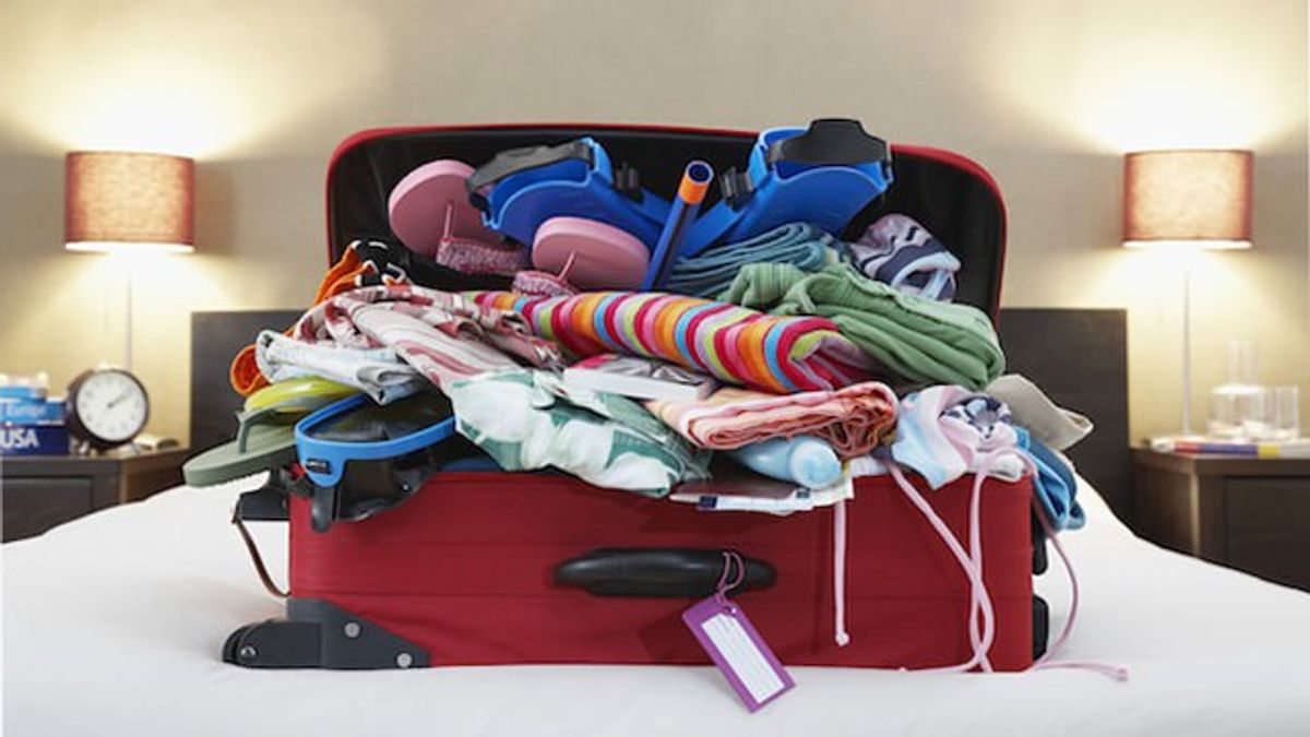 The 8 Stages Of Packing Anxiety