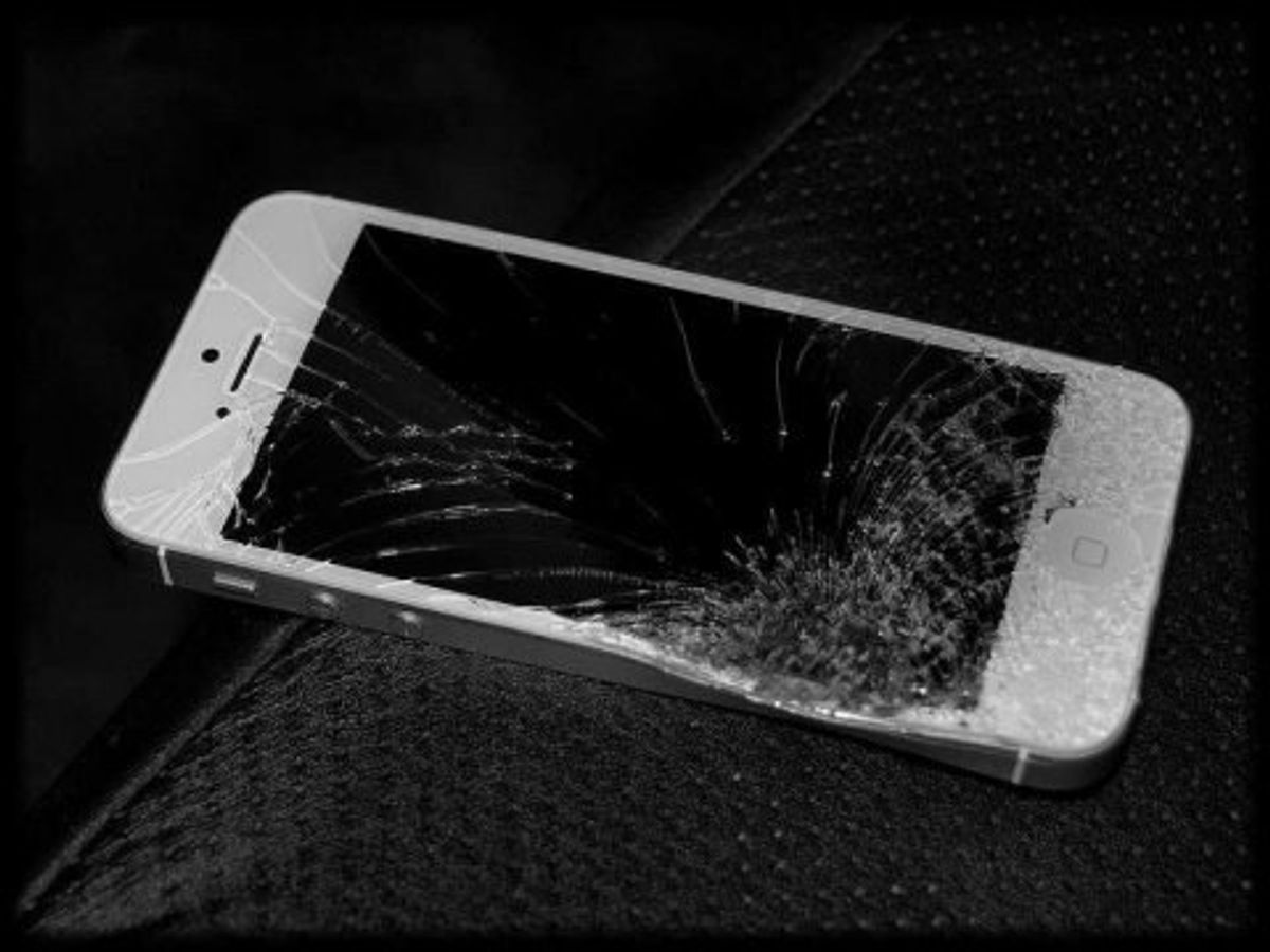 Open Letter To Broken Smartphones