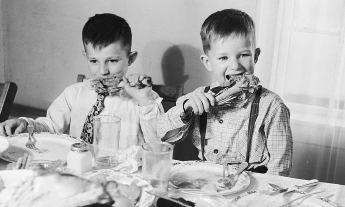 6 Reasons The Kids Table Is Better Than The Adult Table At Thanksgiving