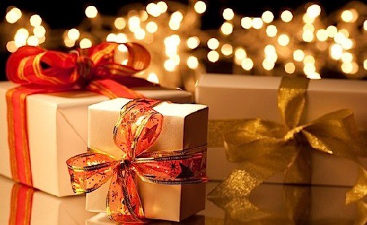 Holiday Gift Guide On A College Budget