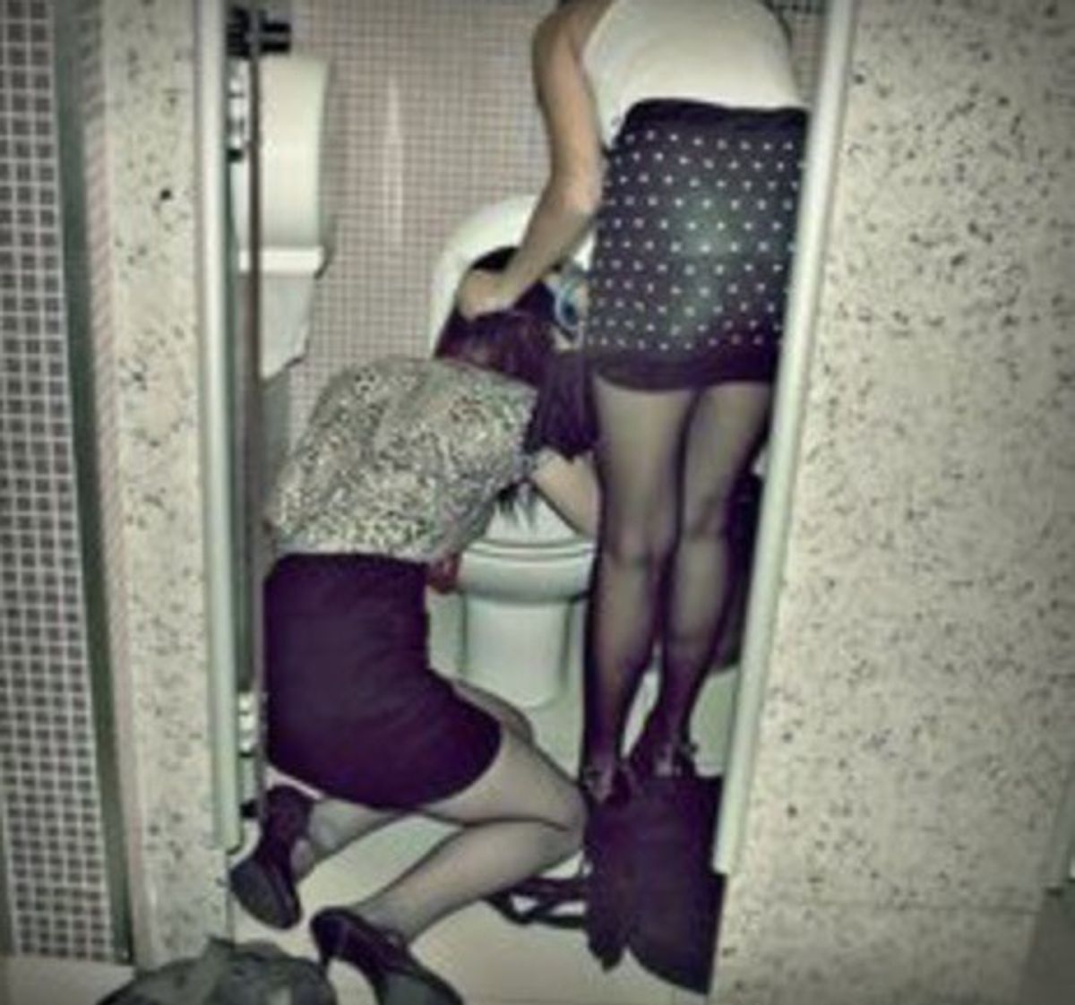 An Open Letter To The Five Minute Bathroom Bestie