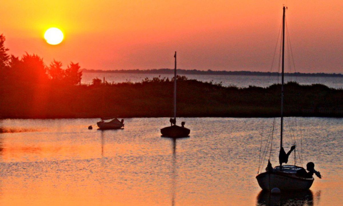 21 Signs You're Anchored To The North Fork