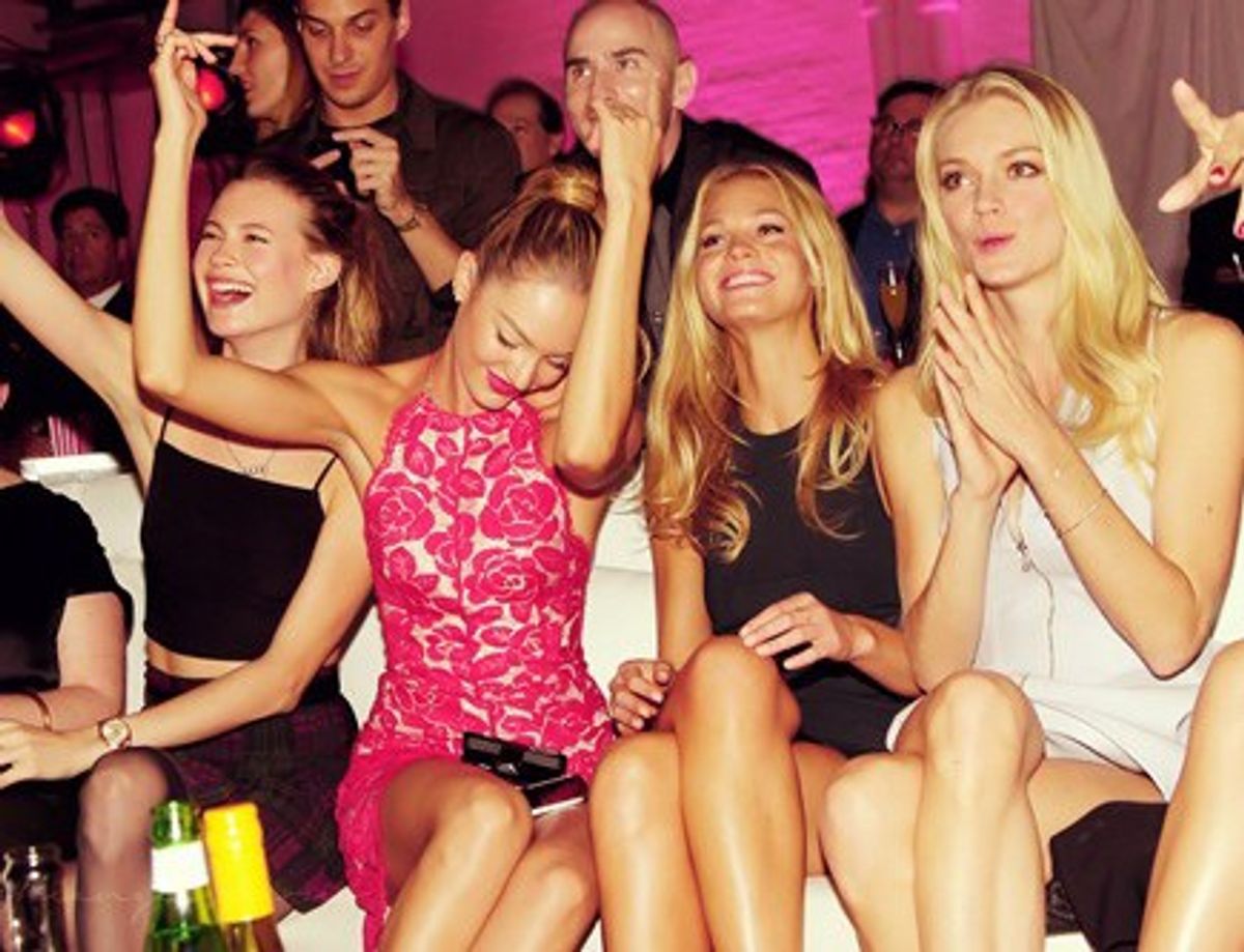 10 Stages Of Girls Night Out