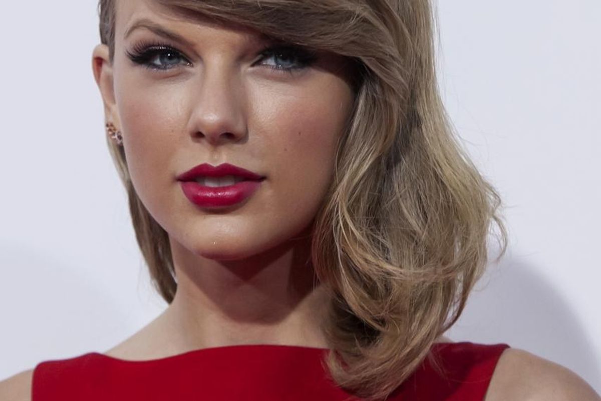 8 Things Taylor Swift Does That We All Can Relate To