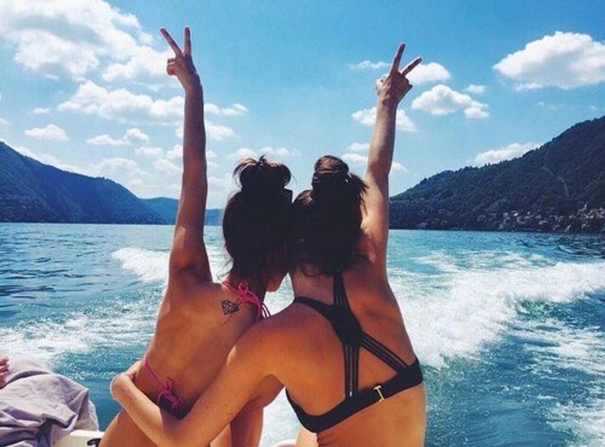 10 Things That Happen When You Vacation With Your Friends