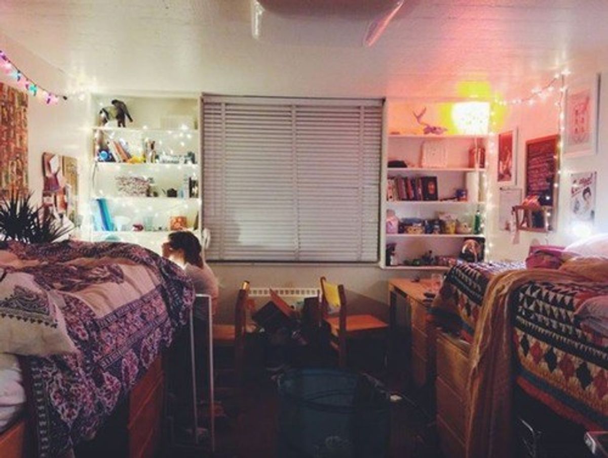 8 Perks Of Having Your High School Best Friend As Your College Roommate