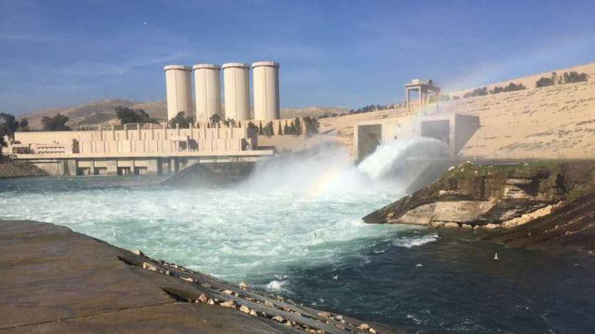 Iraq's Mosul Dam Is On The Verge Of Collapse