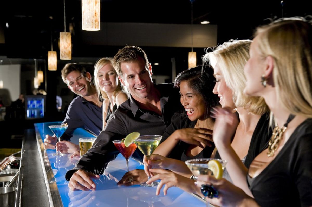 8 People You Meet In Bars