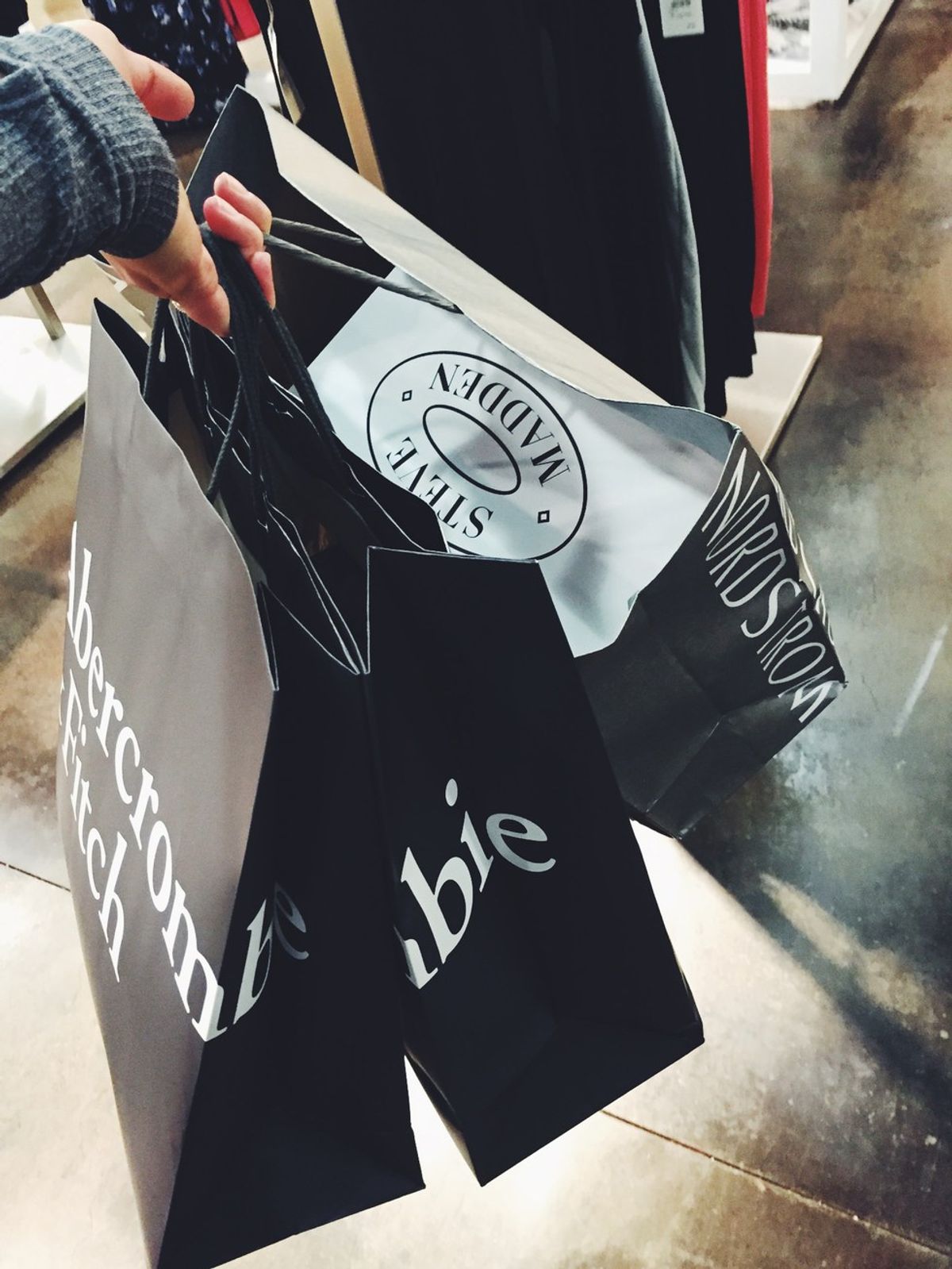 8 Signs You Are A Shopaholic