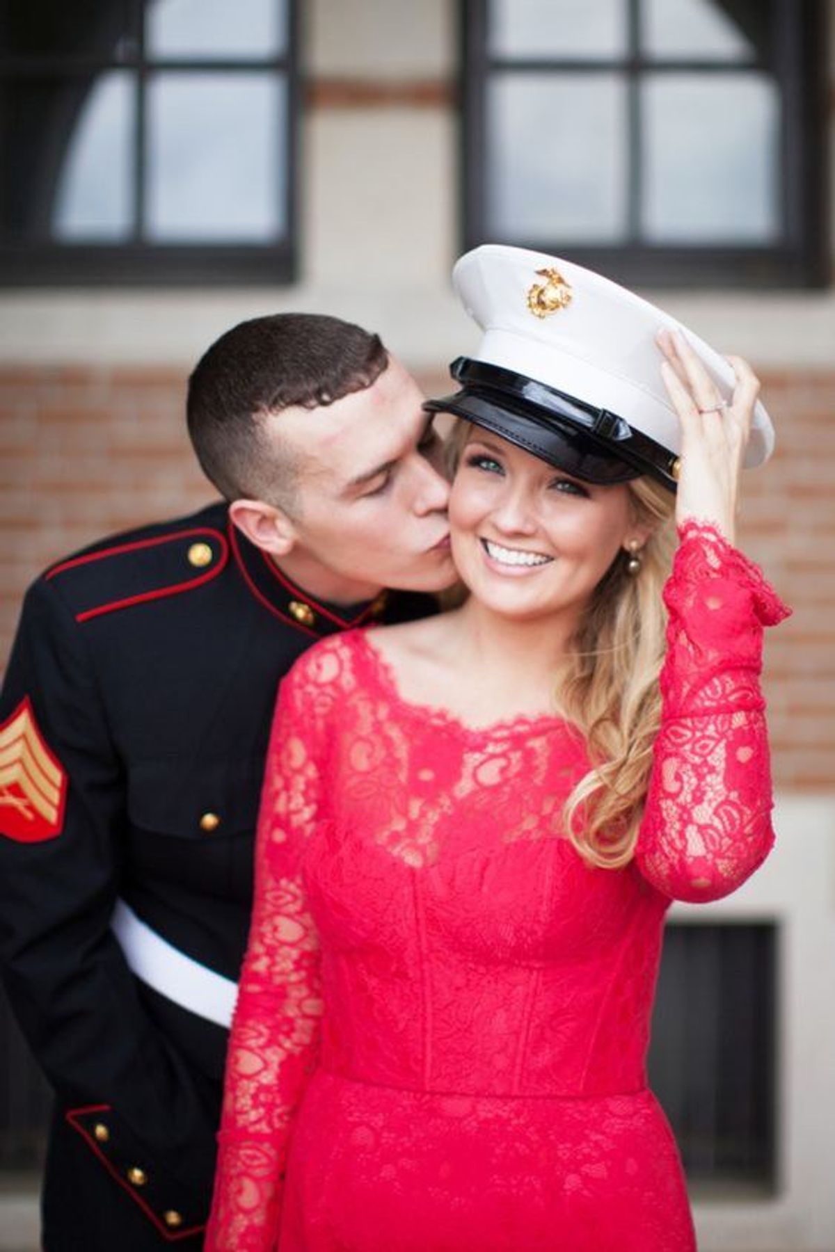 The Pro's Of Being In Love With A Marine