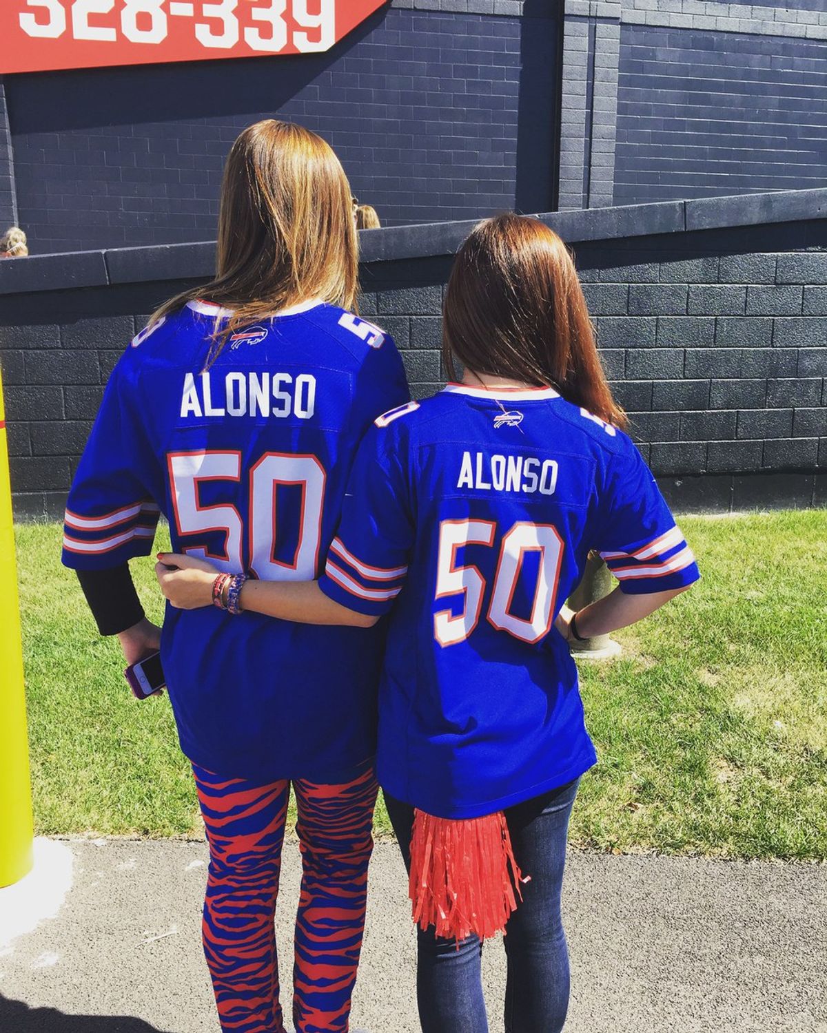 A Dating Guide For Female Buffalo Bills Fans