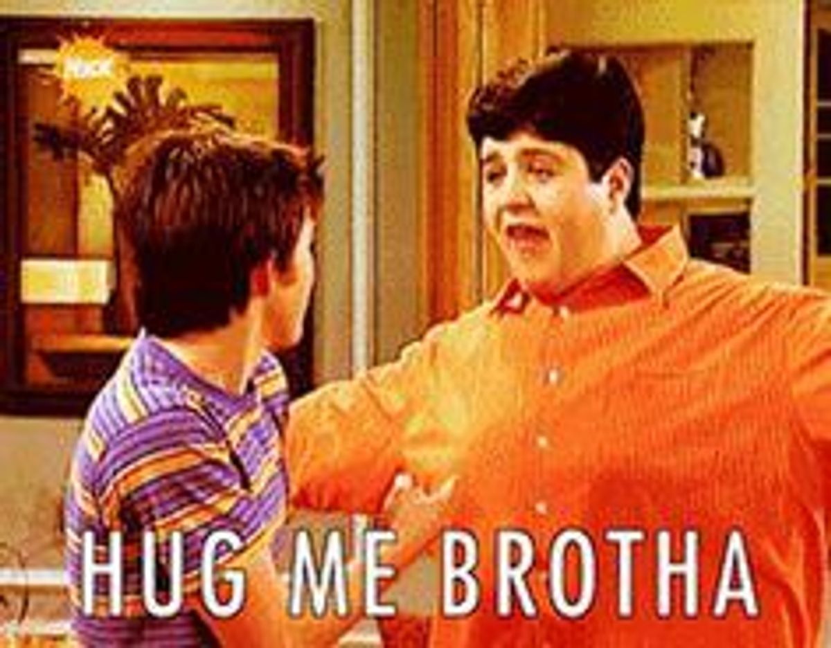 5 Signs You Are The Hugger Of Your Family Or Friend Group