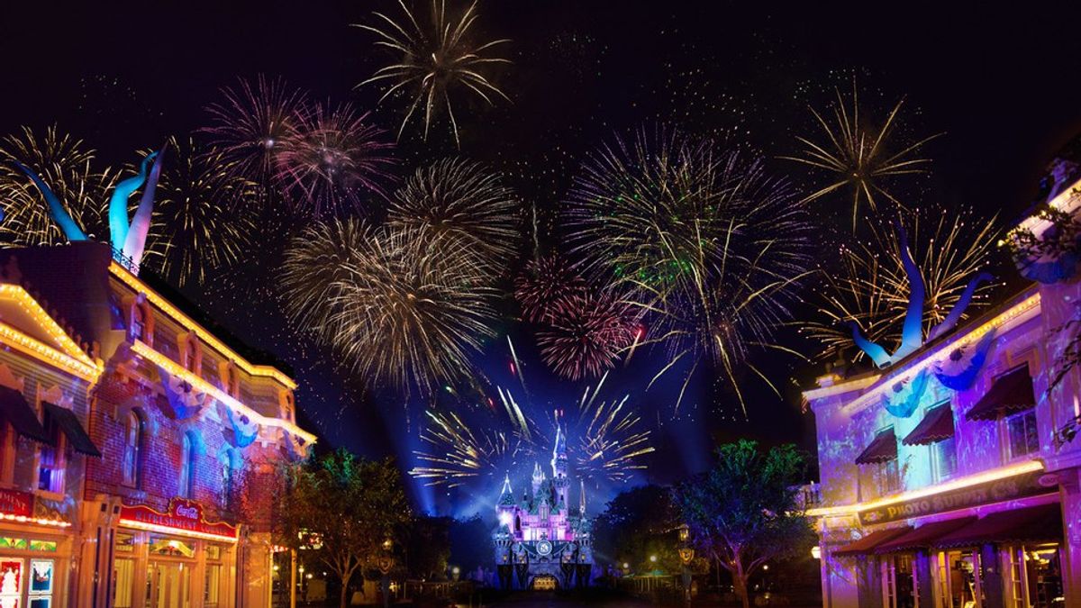 14 Fun Clichés To Do At Disneyland