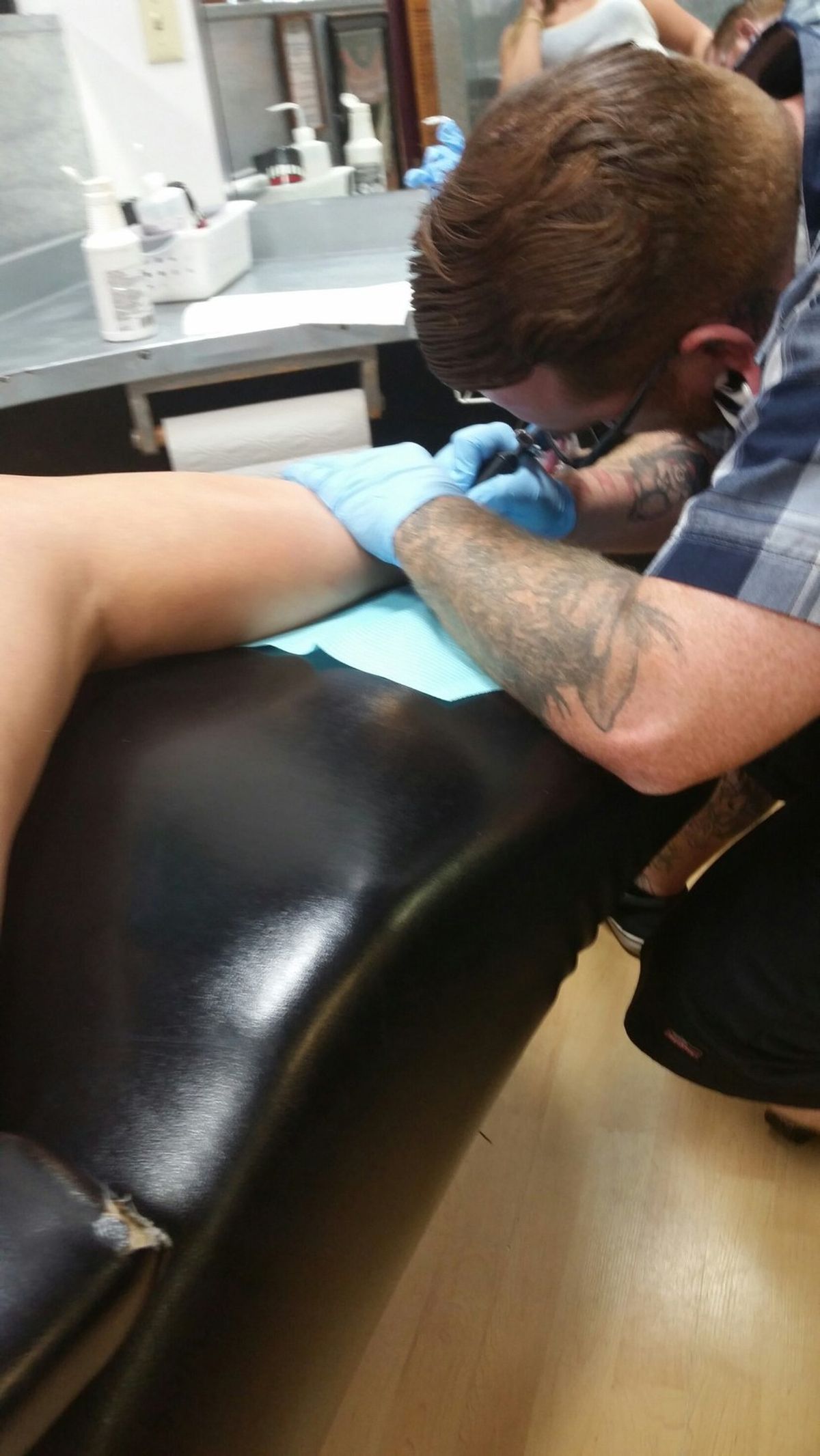 The 5 Stages Of Getting A Tattoo