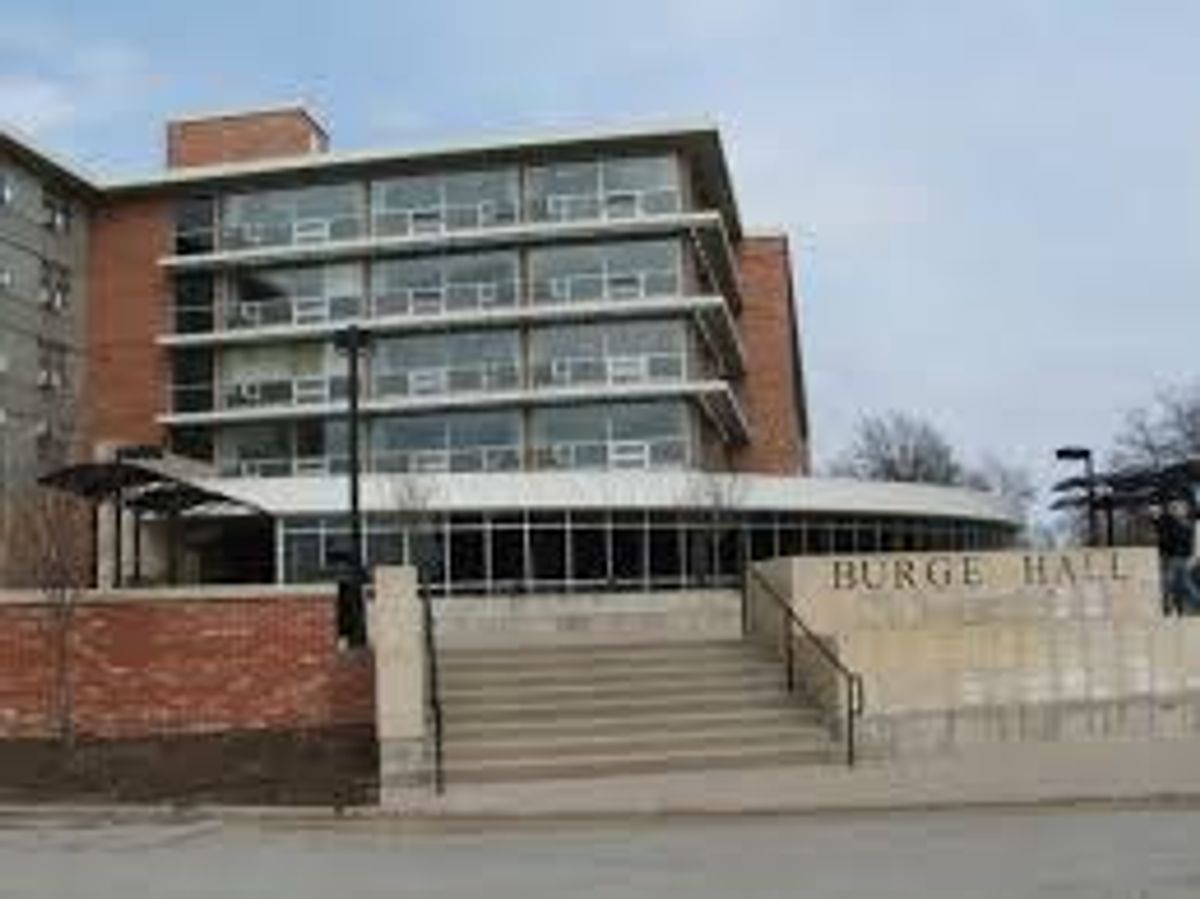 30 Signs That You Lived In Burge Hall During Your Freshman Year