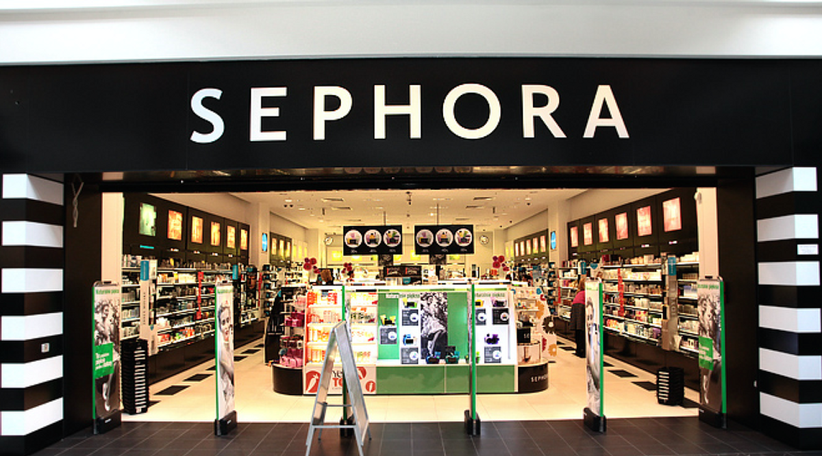 10 Thoughts All Girls Have In Sephora