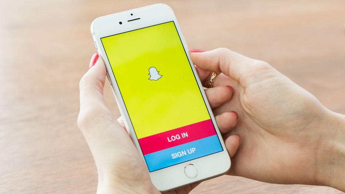 Snapchat: Harmless Fun Or Harmful Reinforcement?