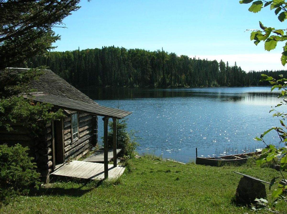 10 Reasons To Escape To A Lake House