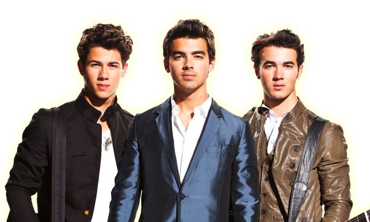 15 Signs You Were Obsessed with the Jonas Brothers