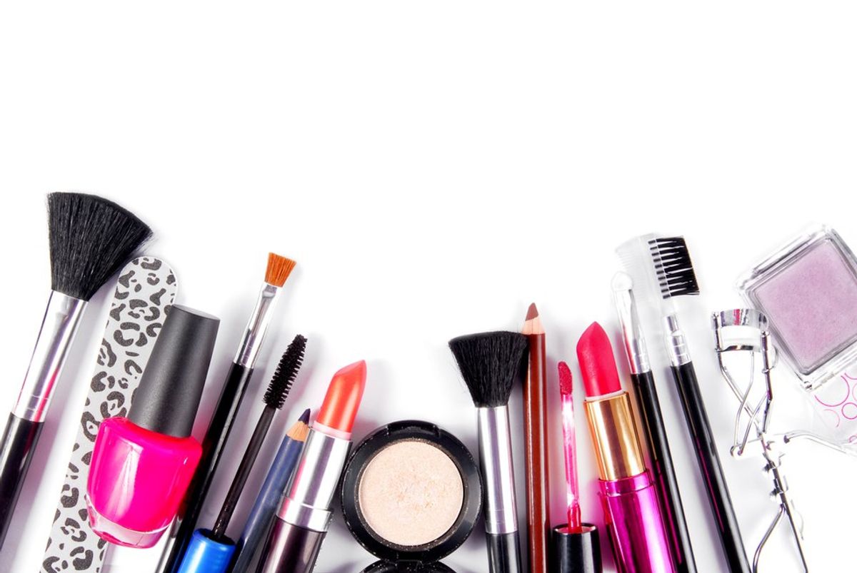 11 Essentials You Need In Your Makeup Bag