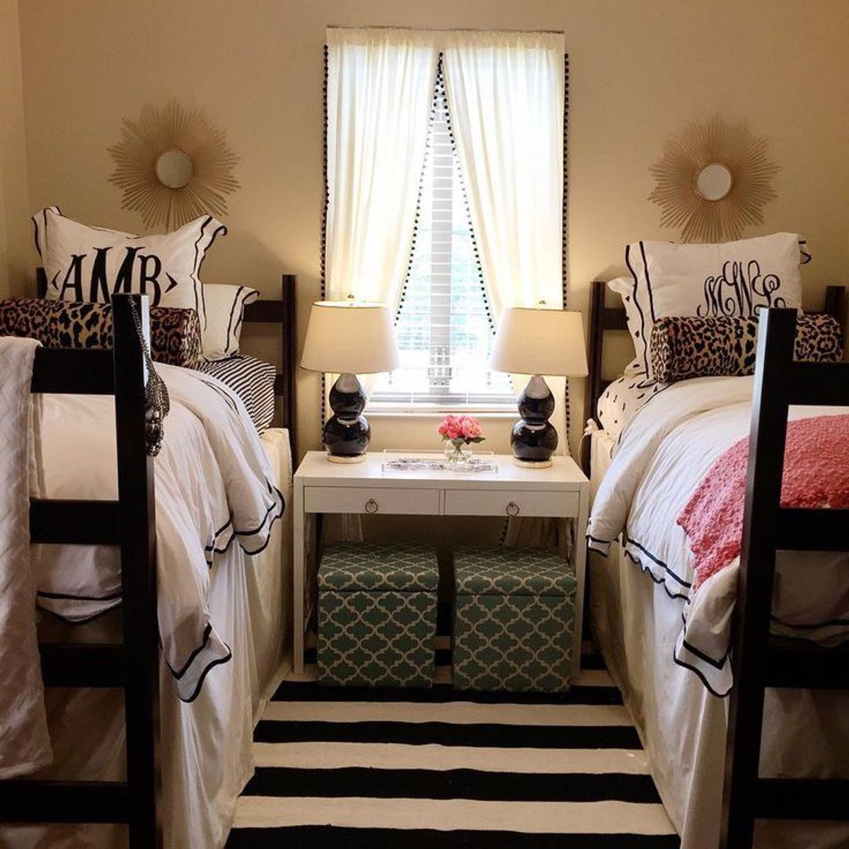 12 Ways To Get A Pinterest-Worthy Dorm Room