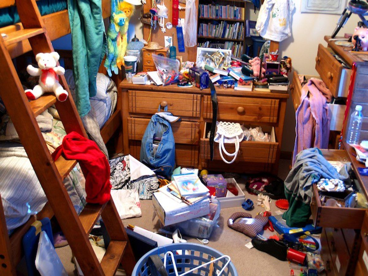 15 Thoughts You've Had While Cleaning Out Your Closet