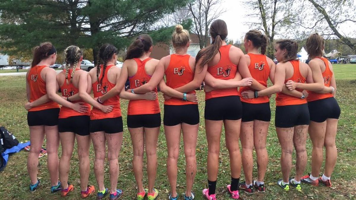 9 Telltale Signs You're a Cross Country Runner