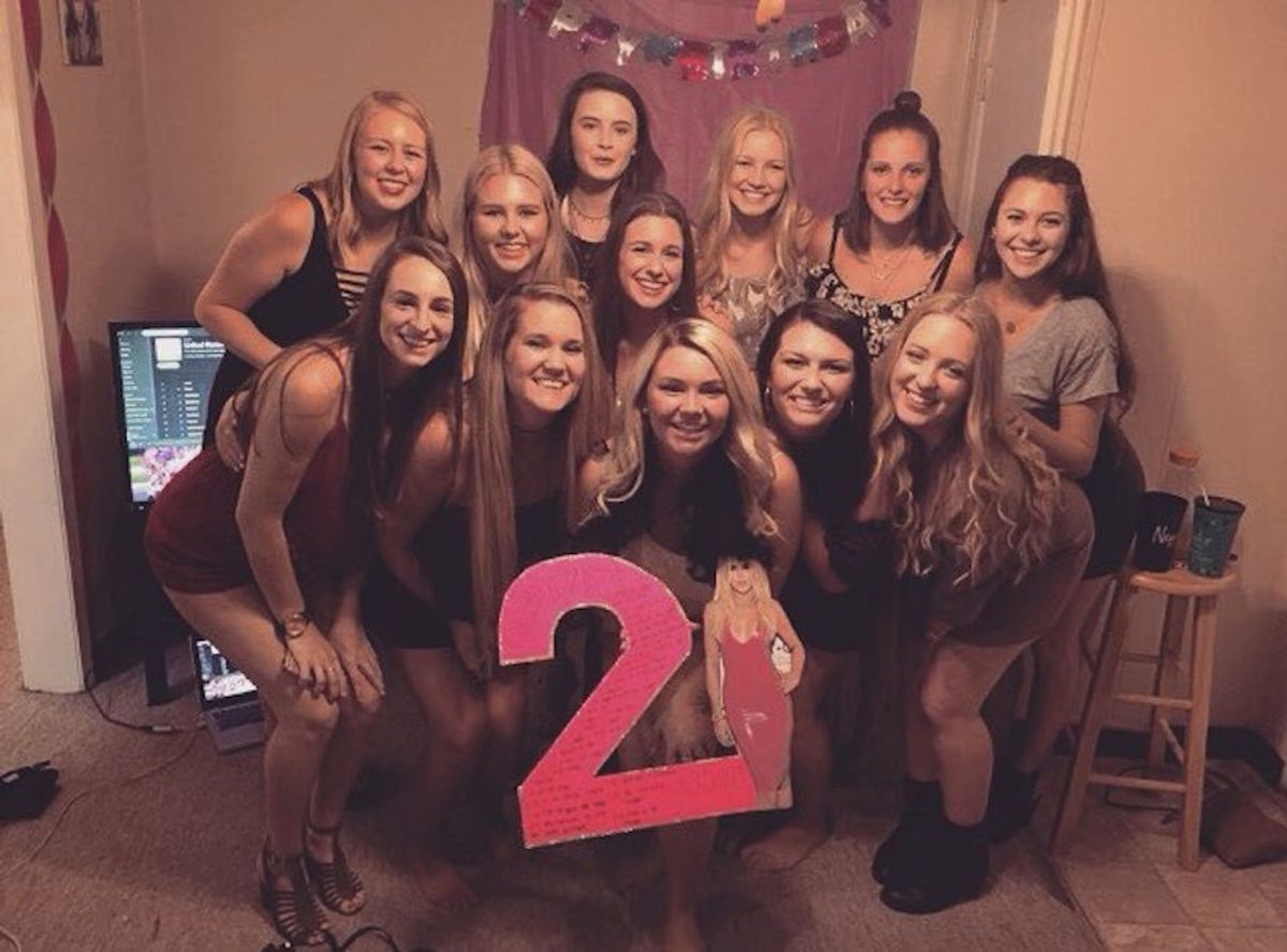 5 Must-Haves When Celebrating Your Bestie's 21st