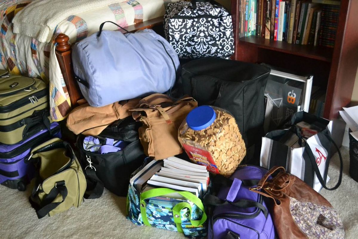 11 Thoughts Returning Students Have While Packing For College