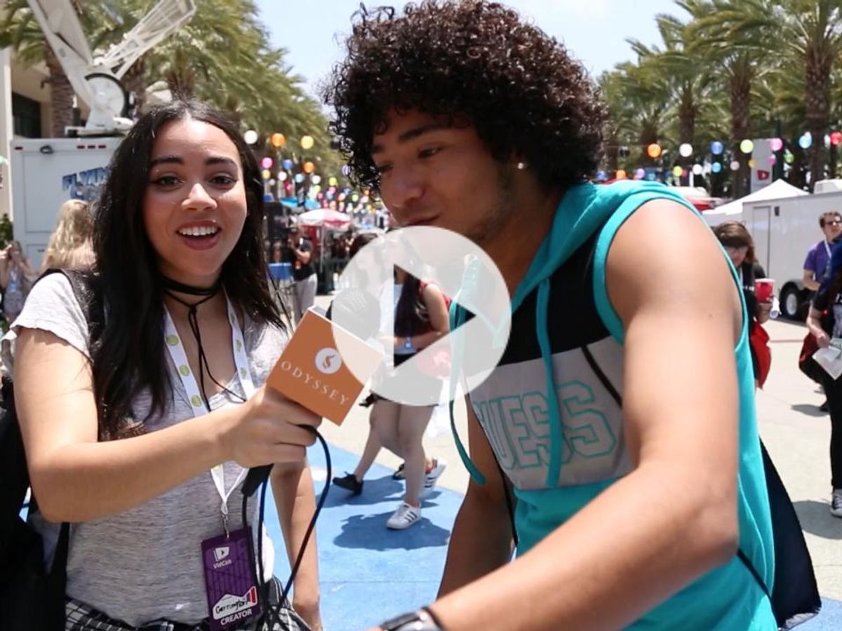 Vidcon Creators Finish Popular Song Lyrics