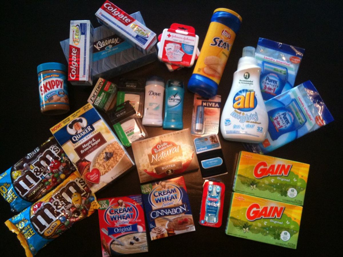 5 Things College Students Really Want In A Care Package