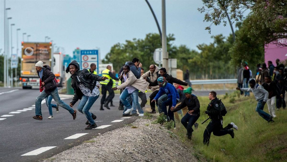 Building A Wall In Calais