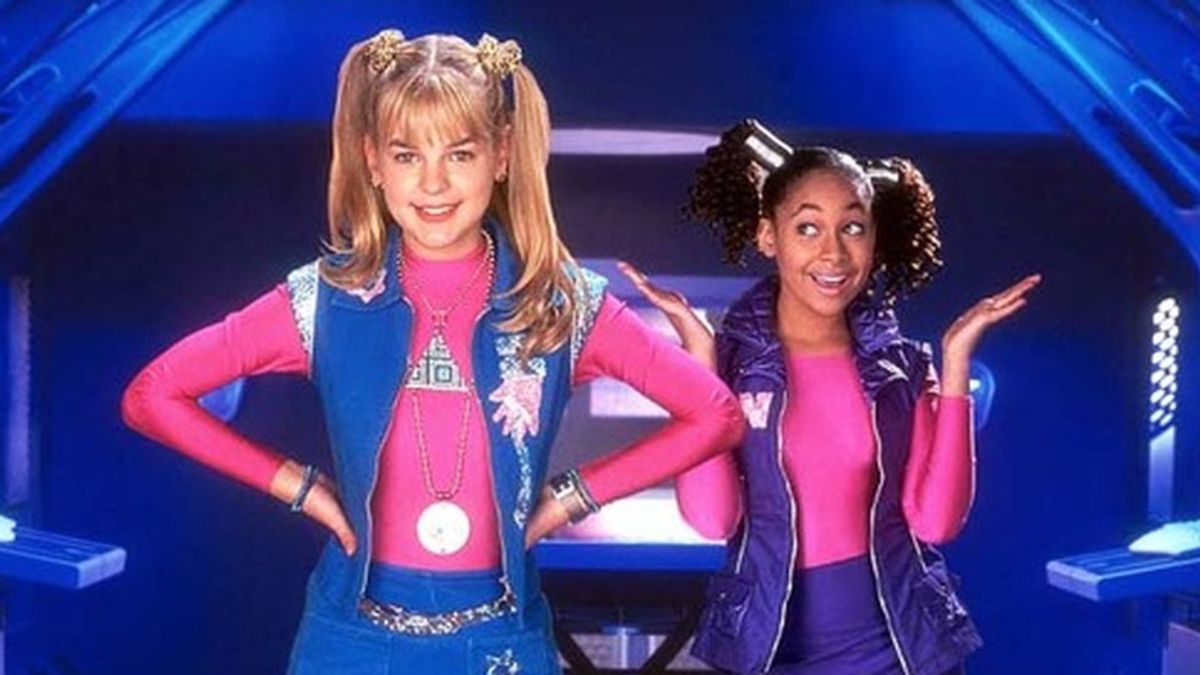 7 Ways 'Zenon: Girl of the 21st Century' Predicted The Future