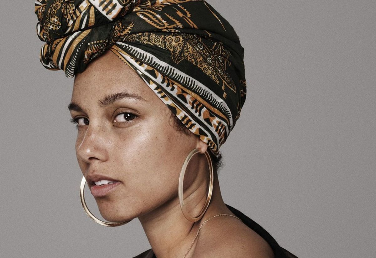 Alicia Keys' #NoMakeUp Movement Is Neither Brave Nor Inspiring