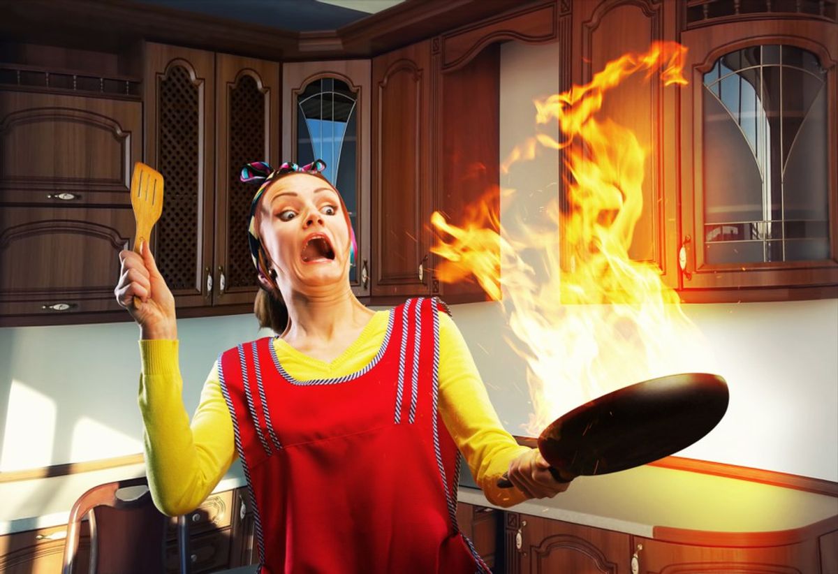 9 Things You Can Relate To If You Suck At Cooking