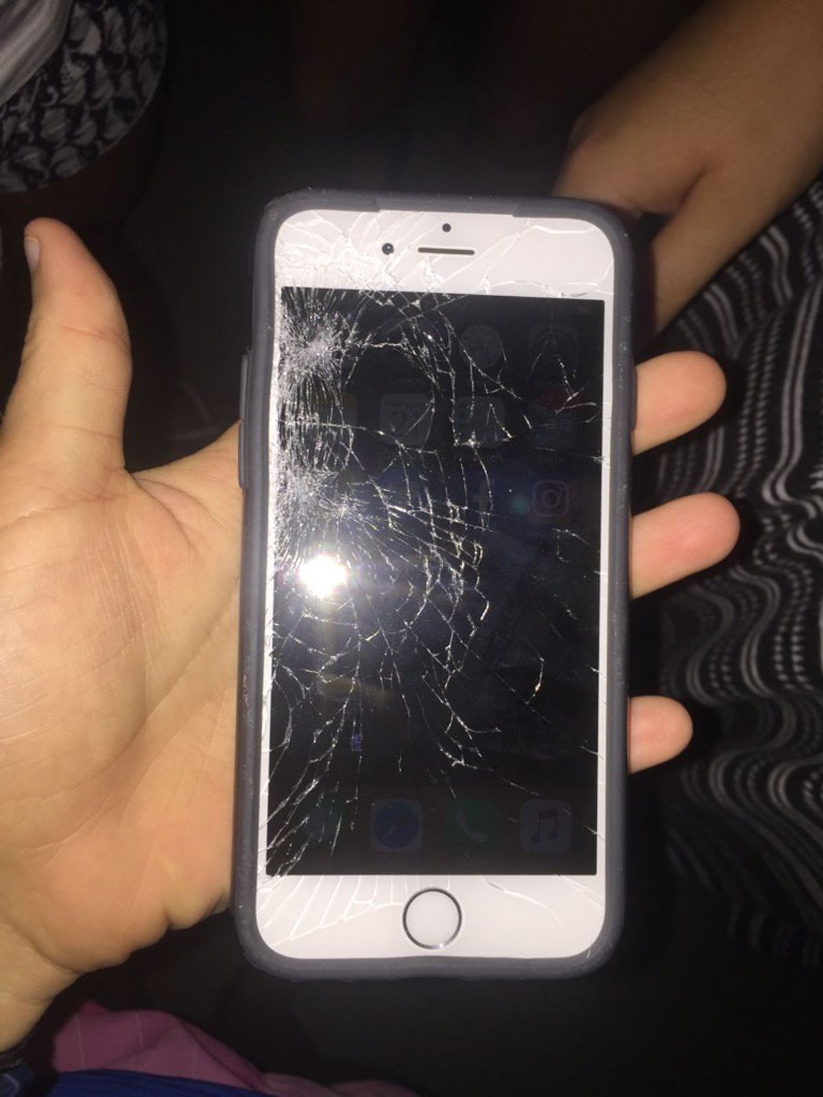 11 Stages of Shattering Your Phone