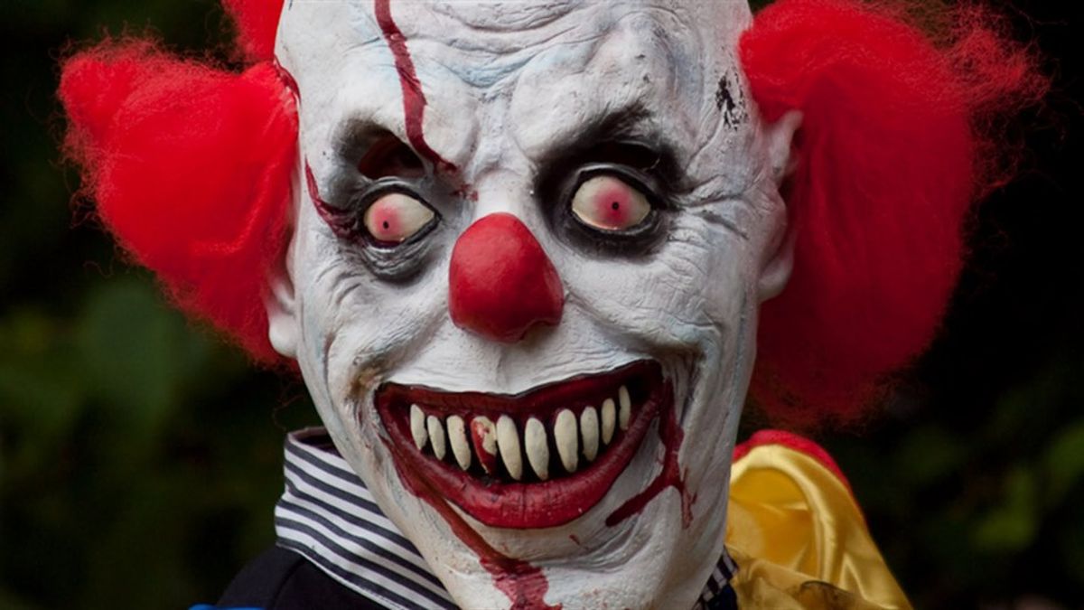 Creepy Clowns Haunt Among us