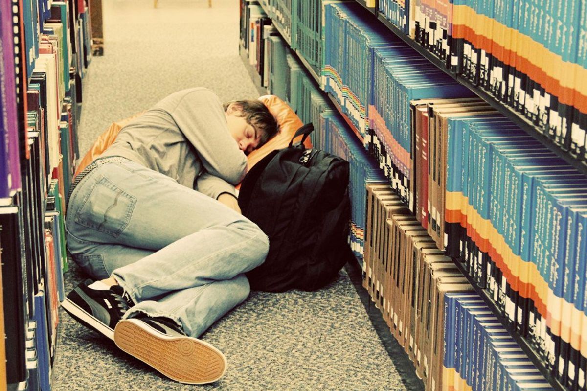6 Thoughts You Have While Studying In The Library