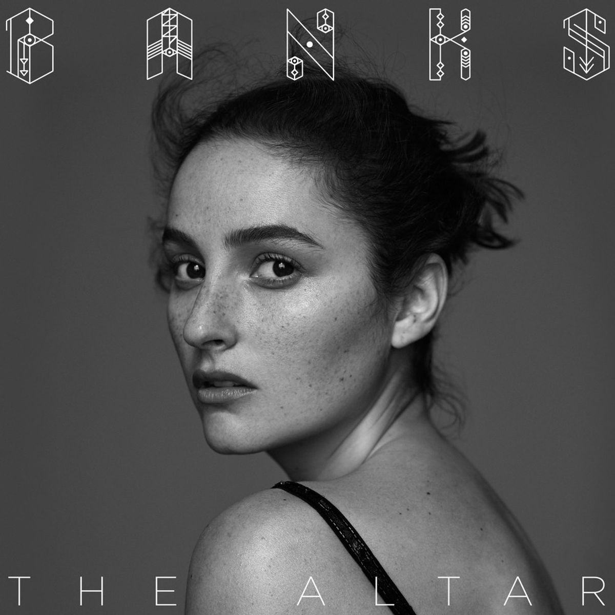 BANKS—Your New Favorite Artist