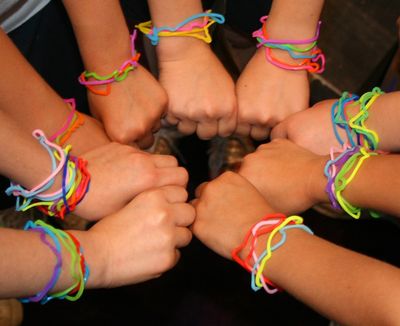 Memo to fashion-conscious kids: Silly Bandz bracelets are now contraband in  schools – New York Daily News