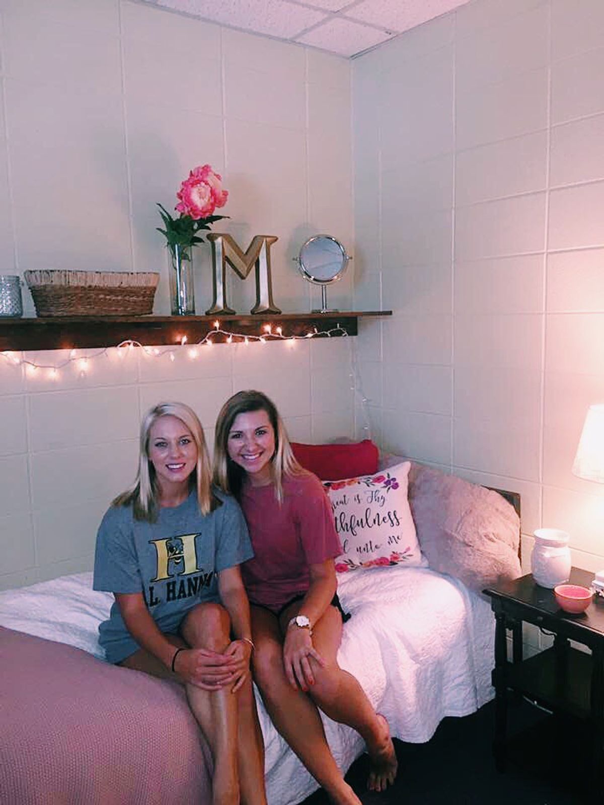 12 Ways To Have A Cozy Dorm