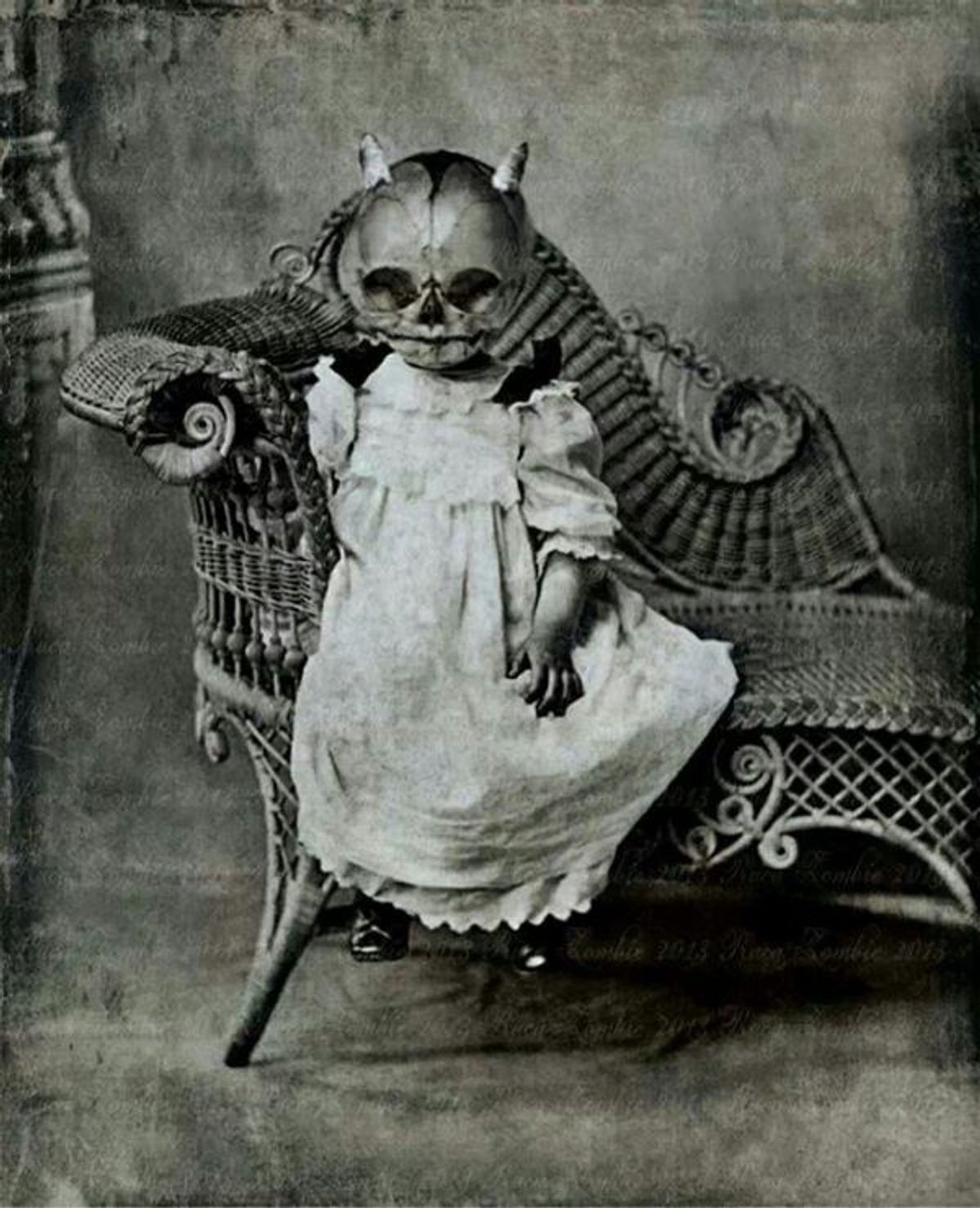 These 20 Vintage Halloween Costumes Will Give You Nightmares