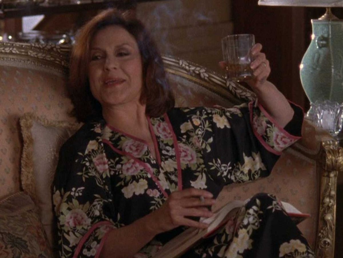 10 Times Emily Gilmore Was Savage