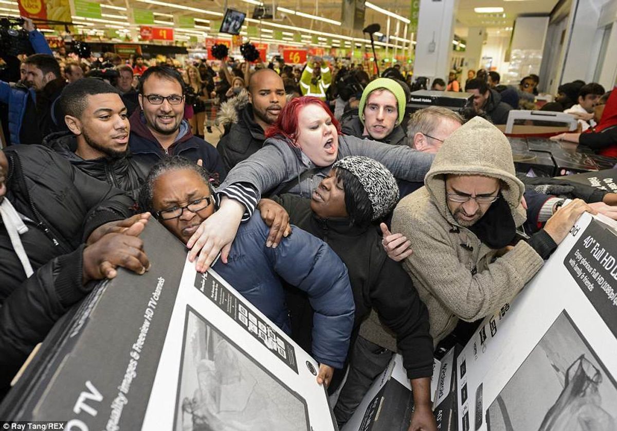 20 Thoughts Retail Workers Have on Black Friday