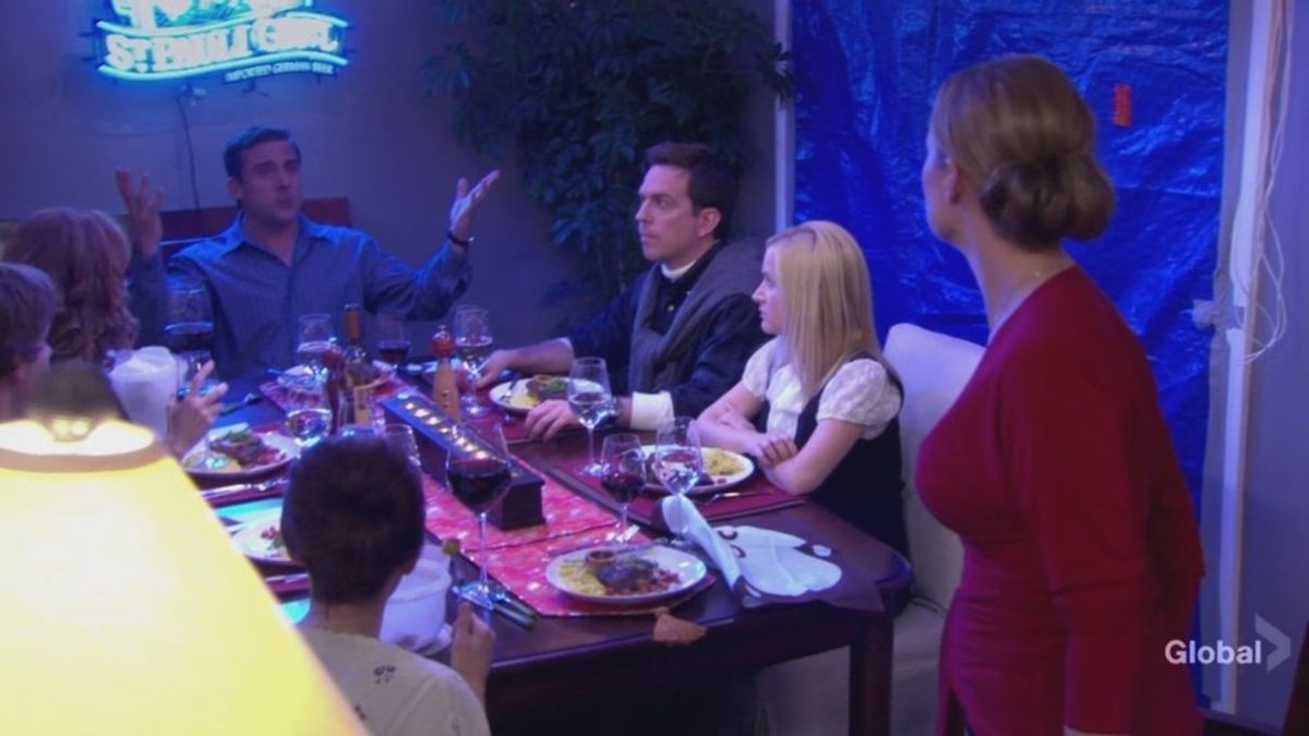 The 8 Stages Of Thanksgiving Dinner